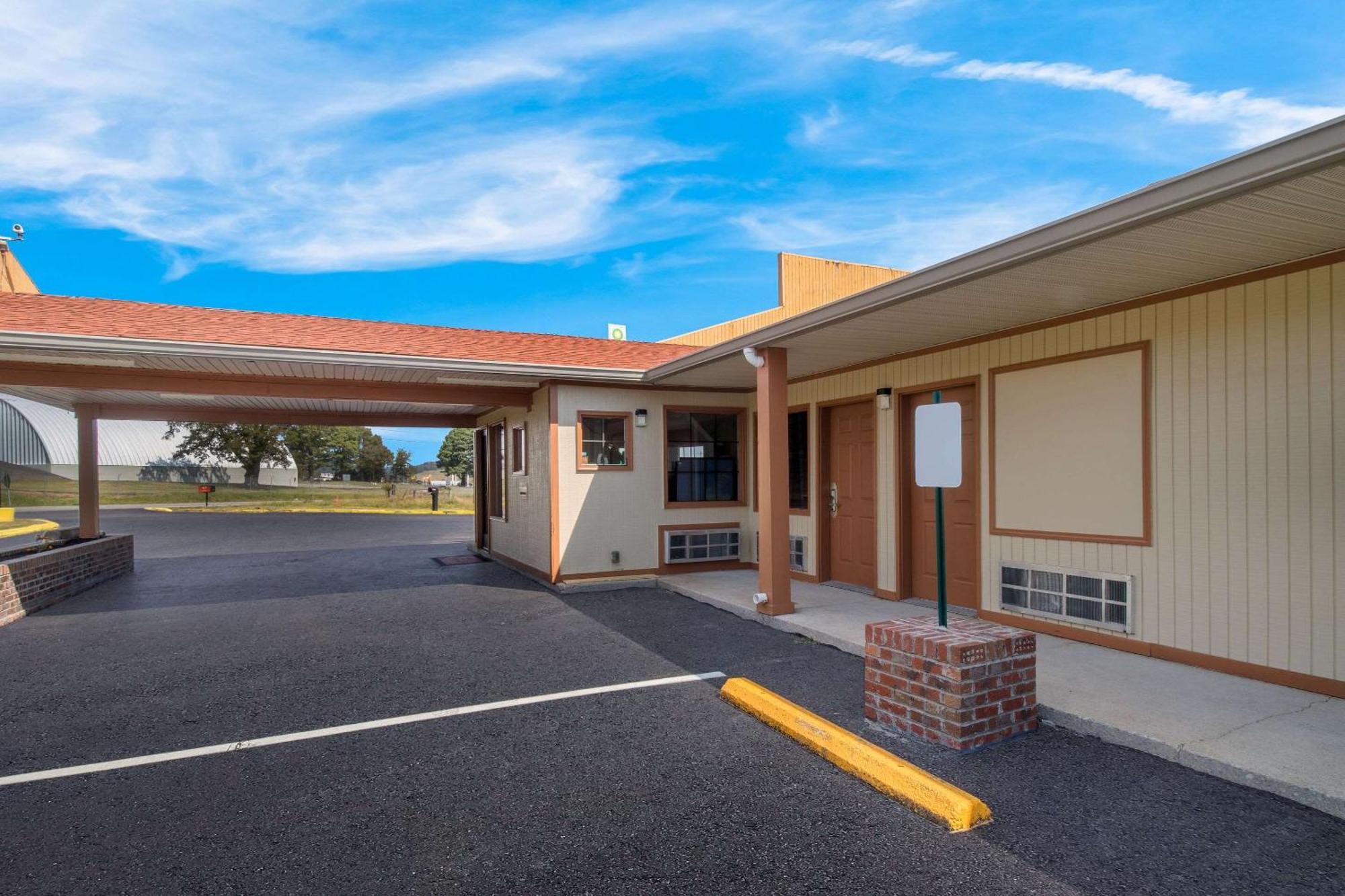 Cornersville Econo Lodge מראה חיצוני תמונה