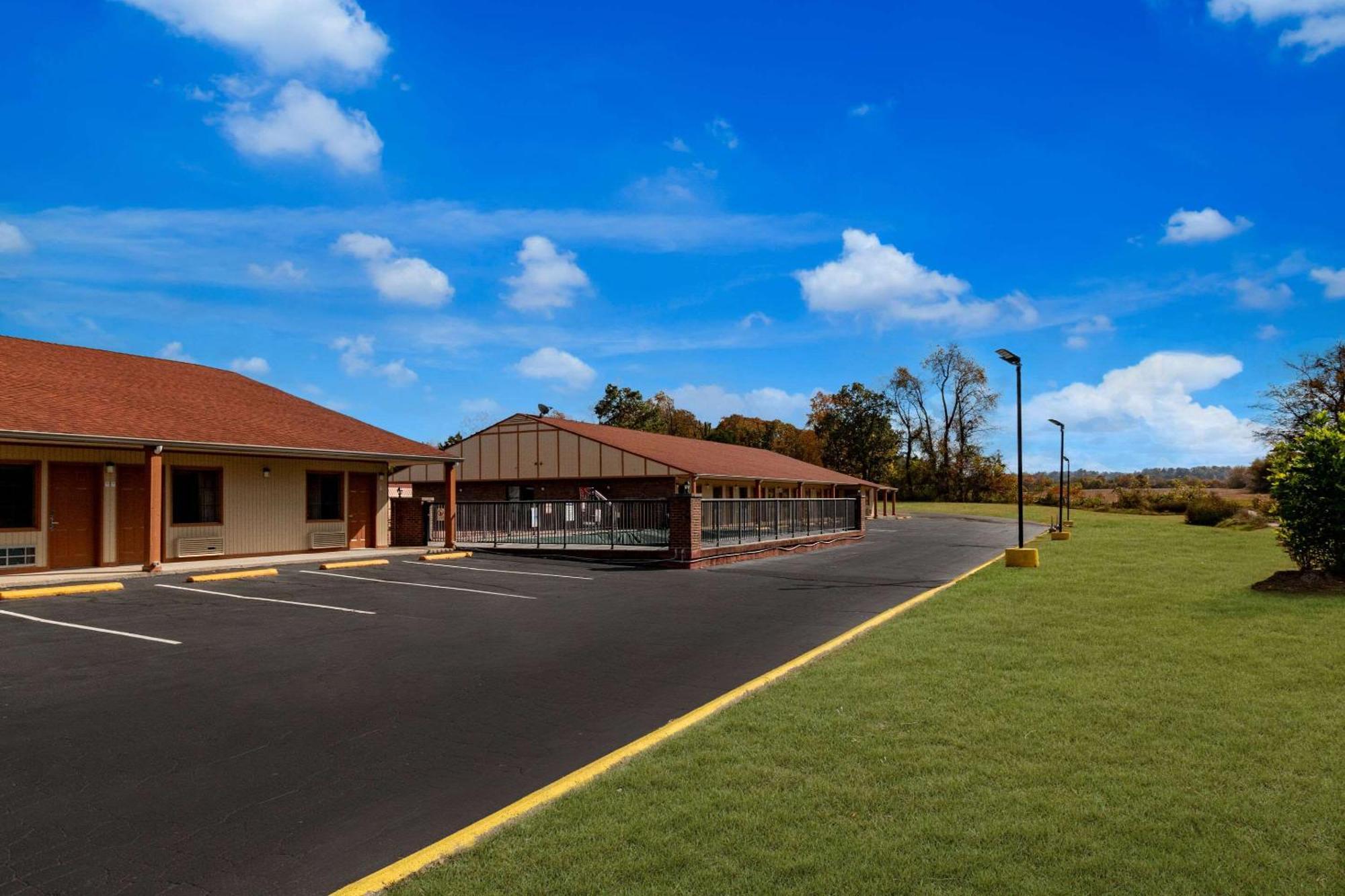 Cornersville Econo Lodge מראה חיצוני תמונה