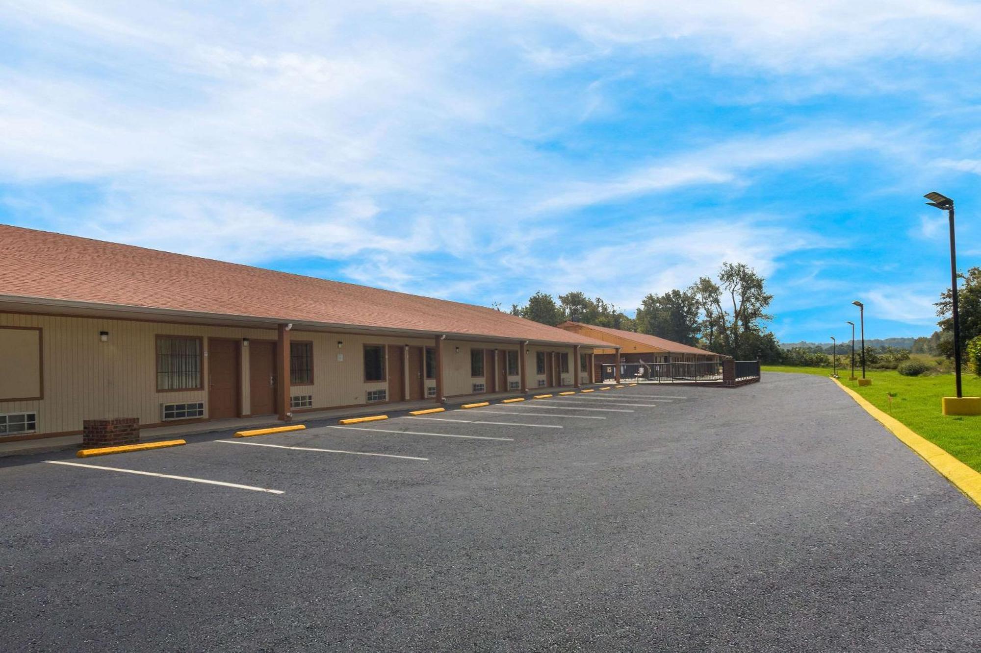 Cornersville Econo Lodge מראה חיצוני תמונה