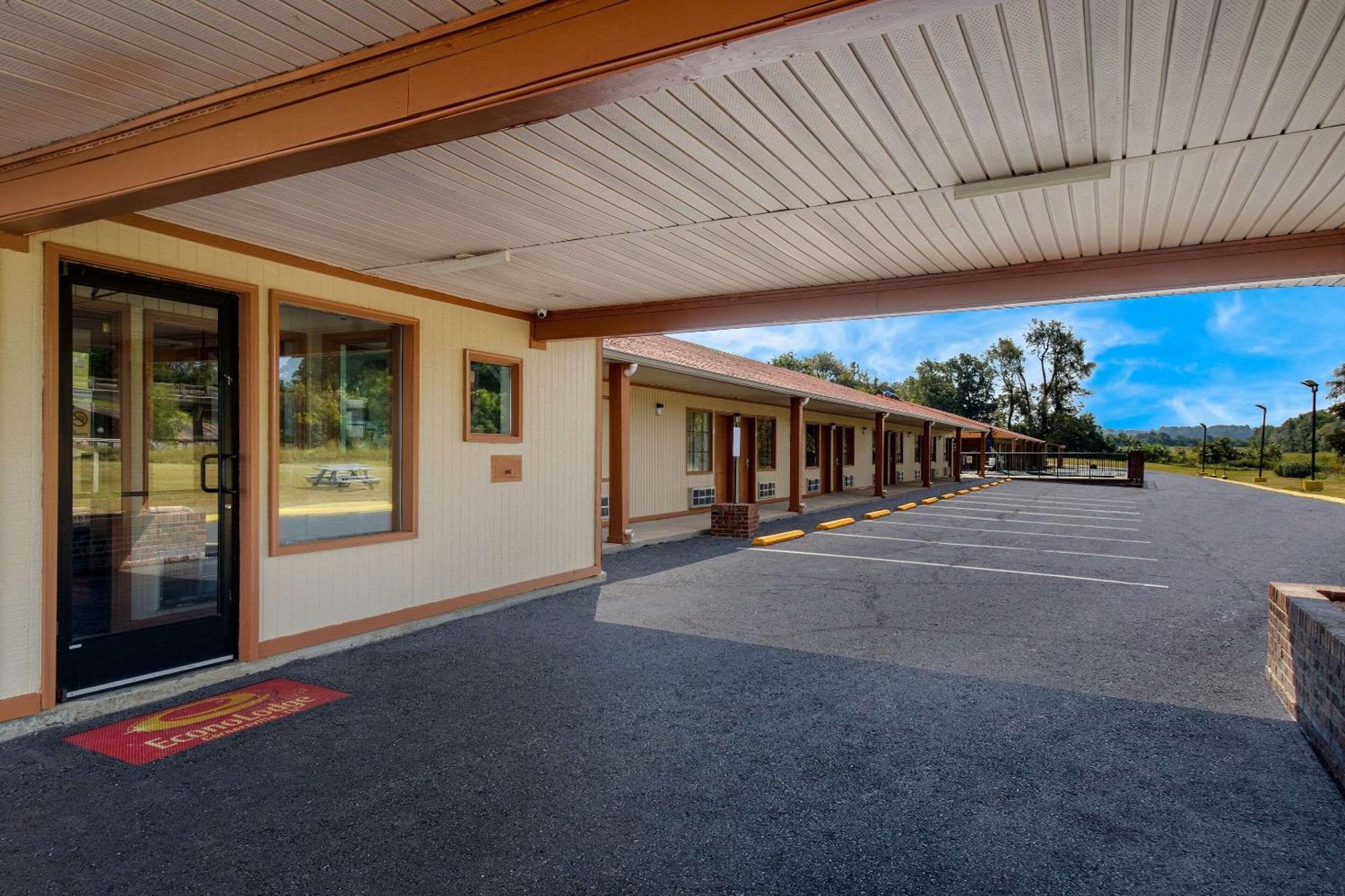 Cornersville Econo Lodge מראה חיצוני תמונה